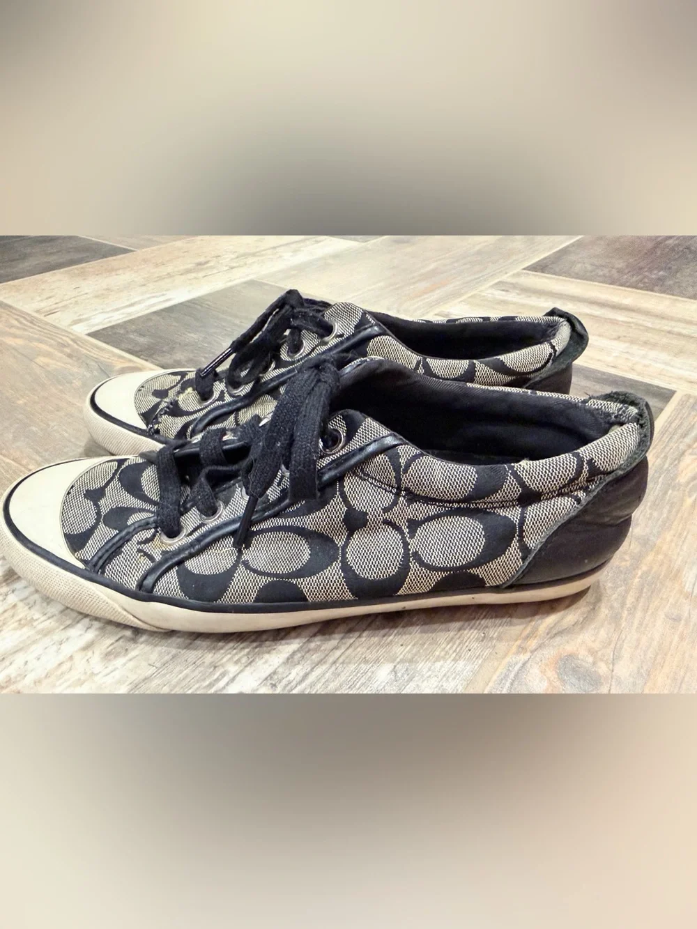 Coach Black and Gray Signature Low-Top Sneakers Shoes Size 7